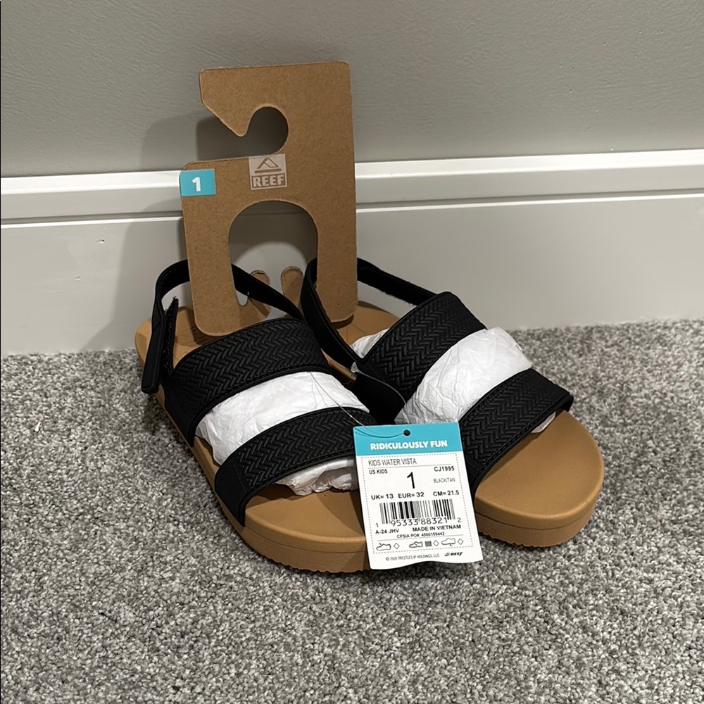 Kids Reef Black and Tan Sandals